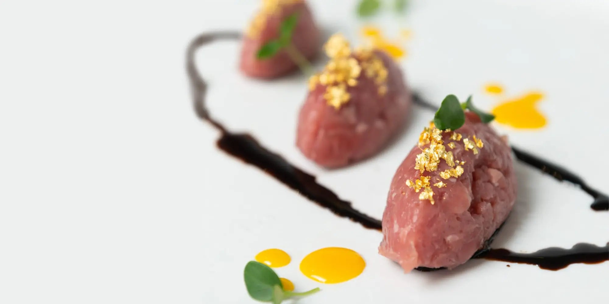 tartar beef with gold crumble