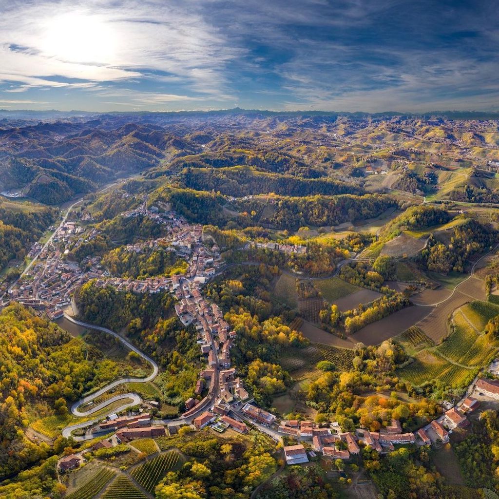 Monchiero Carbone wine yards - Tita Italian