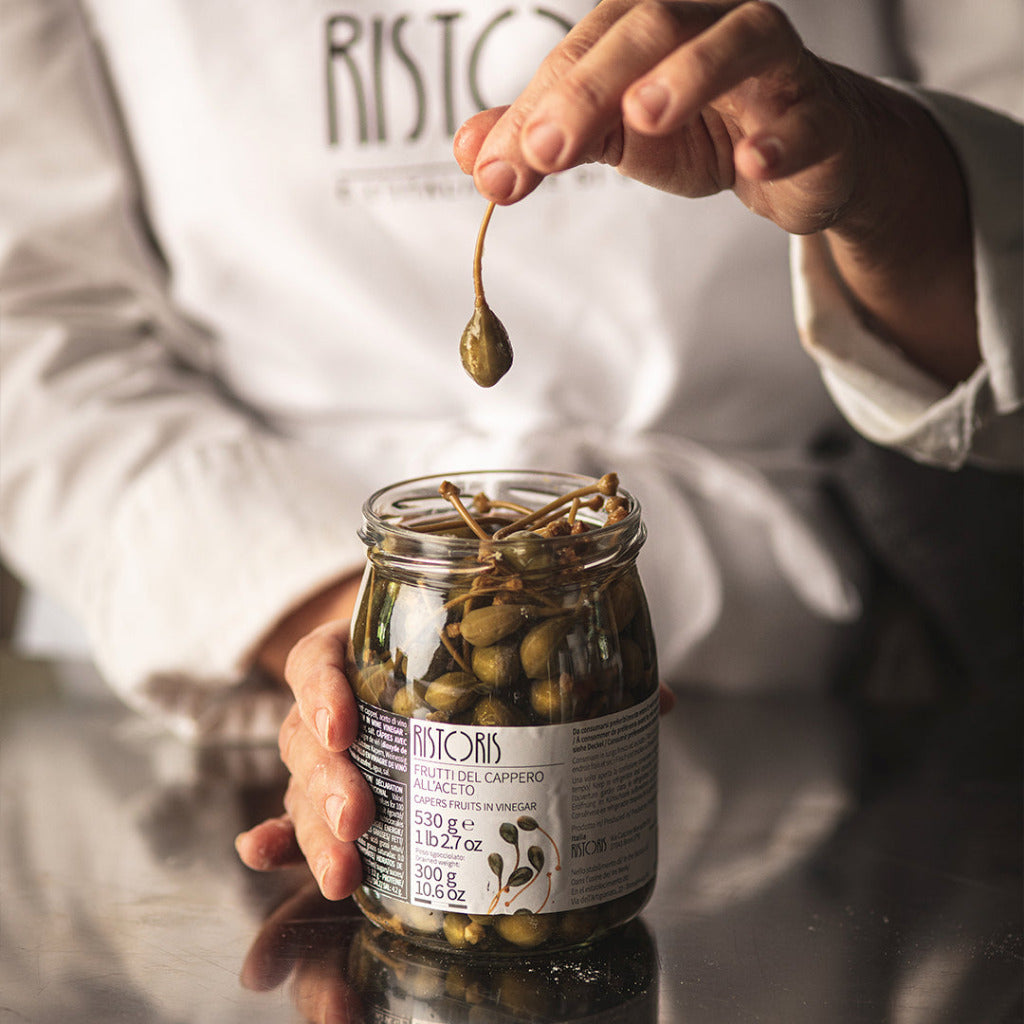 Italian Capers Fruits in Vinegar 1 lb 2.7 oz (530g) - Tita Italia