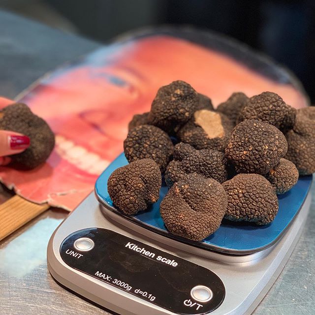 Fresh Italian Summer Truffles (Tuber aestivum vitt) - Tita Italia